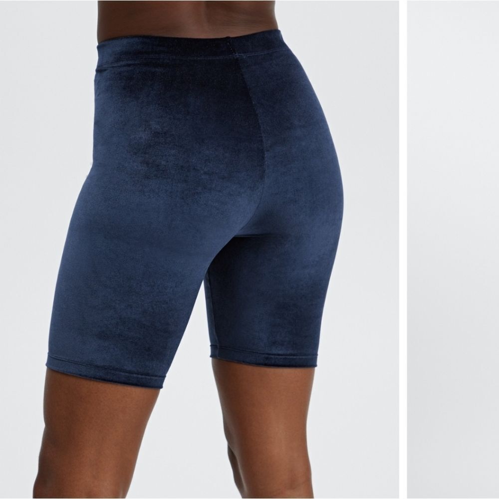 🐢 FABLETICS High Waisted Velour Short 9" inseam XL